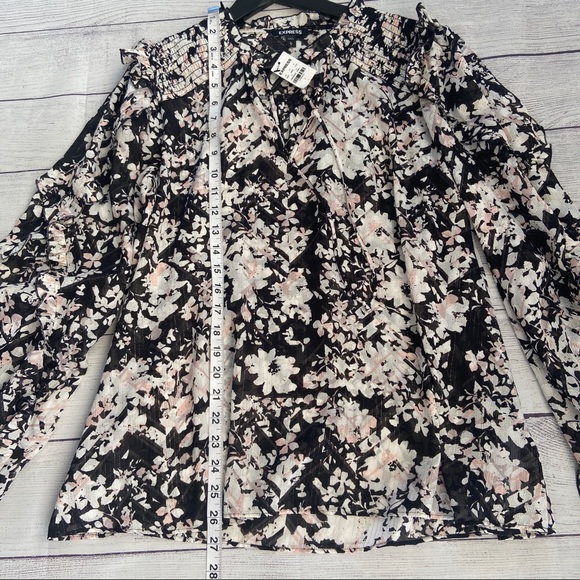 EXPRESS Metallic Floral Ruffle Top - Picture 14 of 16